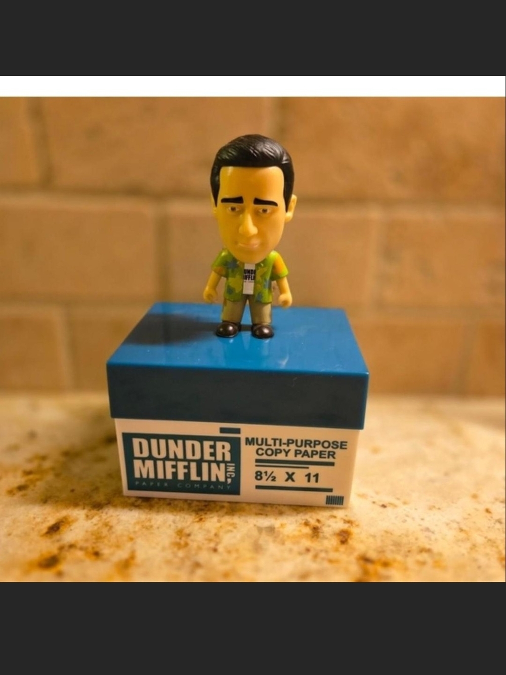The Office Dunder Mifflin Box And 2 Figures